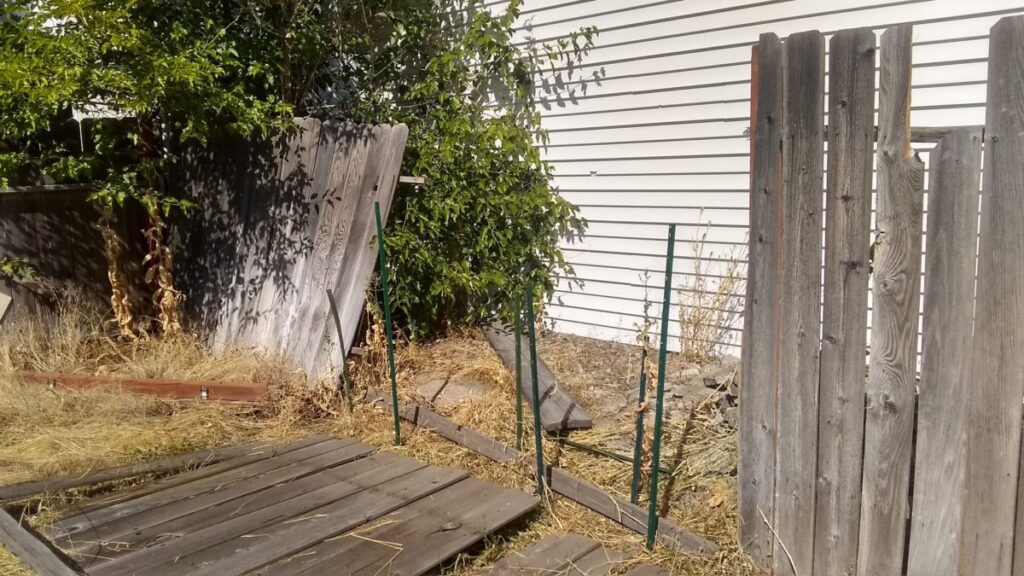 Handyman Services Fence Repair Before